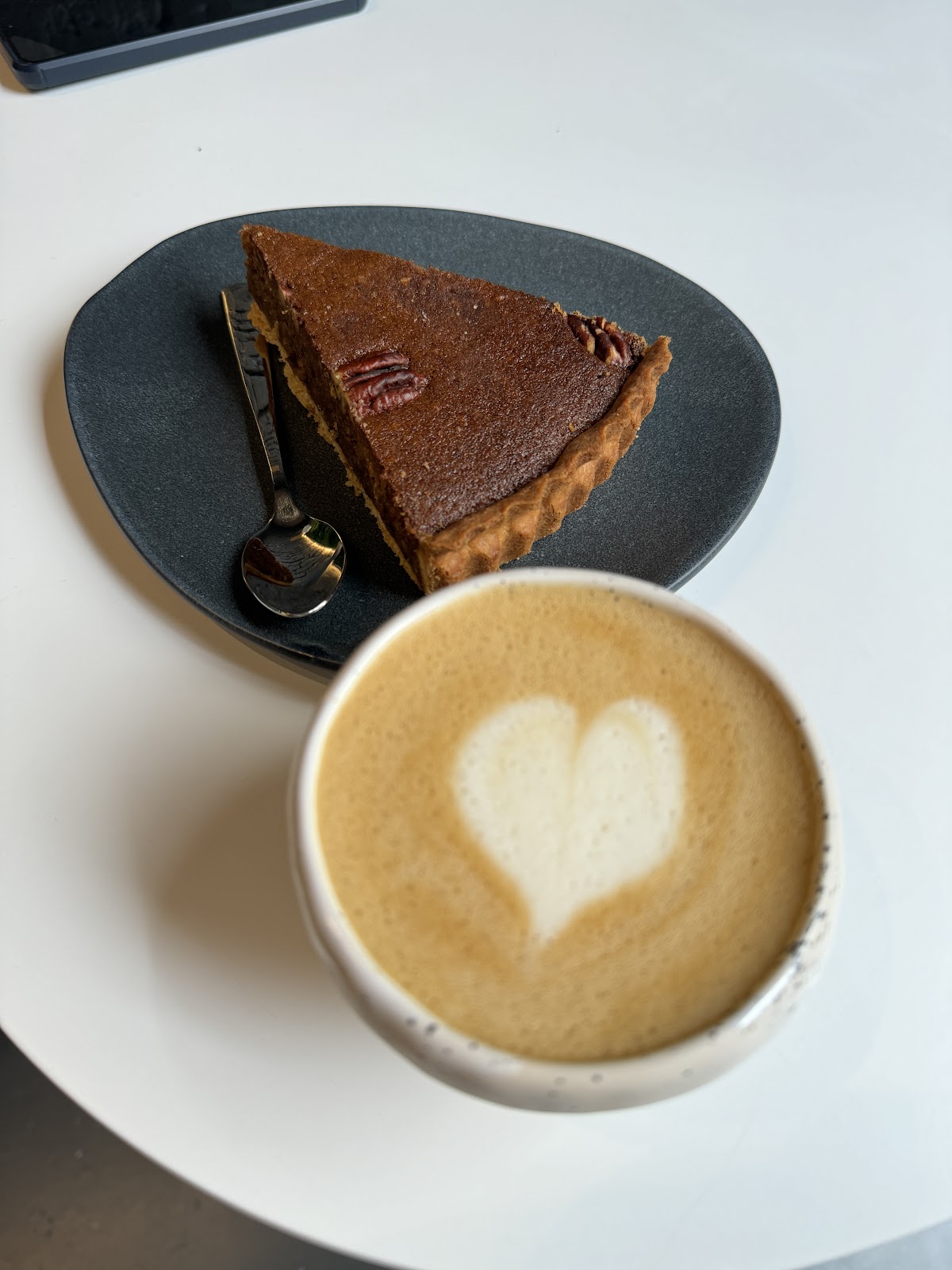 Pebble Bucharest photo 4